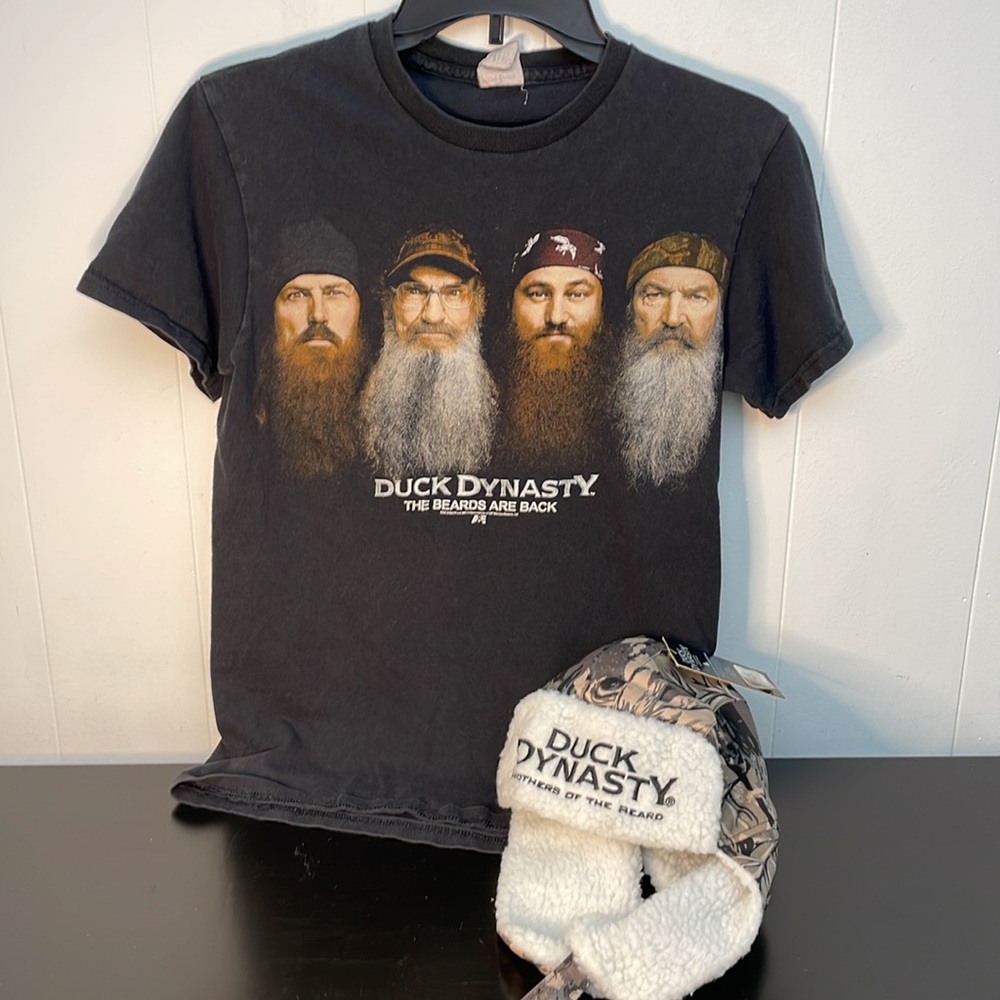 DUCK DYNASTY Beards are Back Tshirt and Camo Trapper Hat Brothers of the Beard
